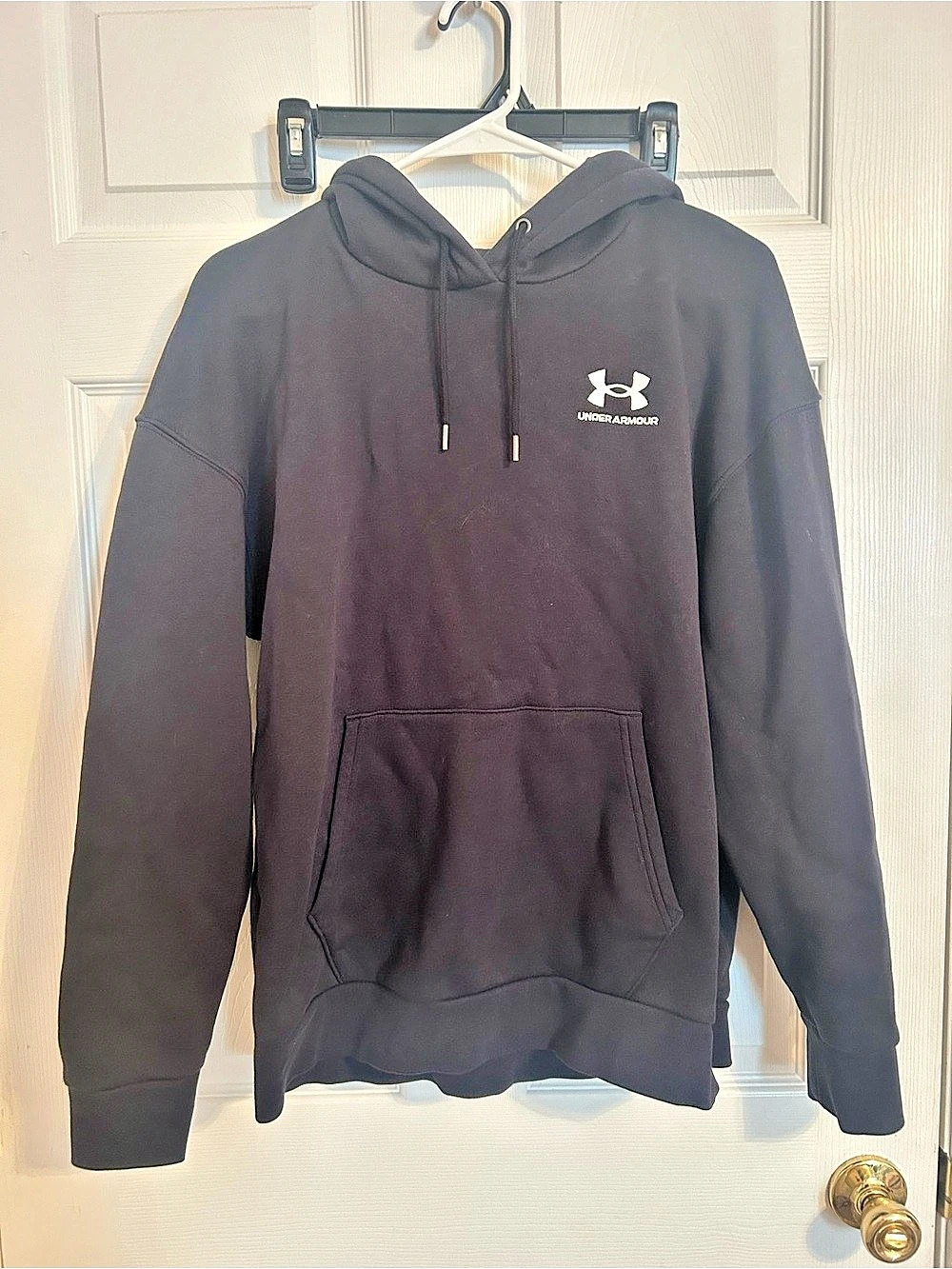 Under Armour Men's Black Hoodie Size Medium